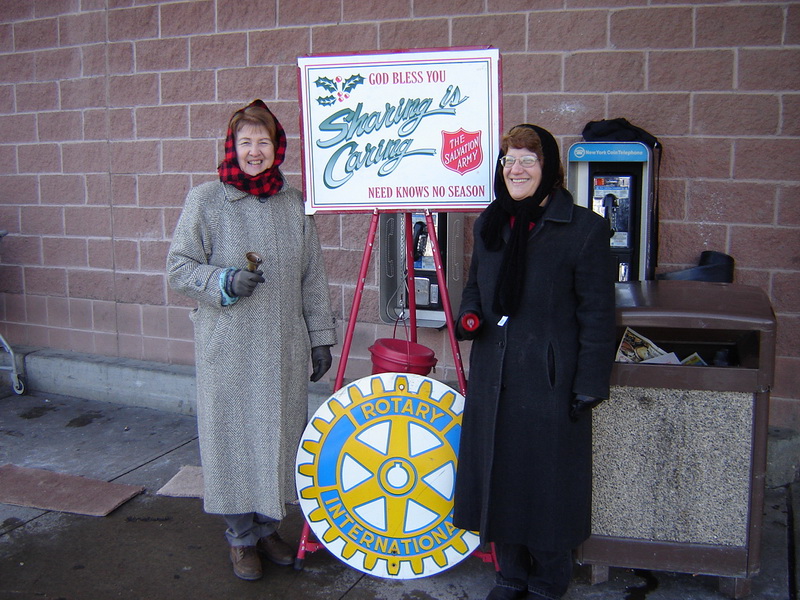 2005-12-11 Rotary Salvation Army bell Marjorie