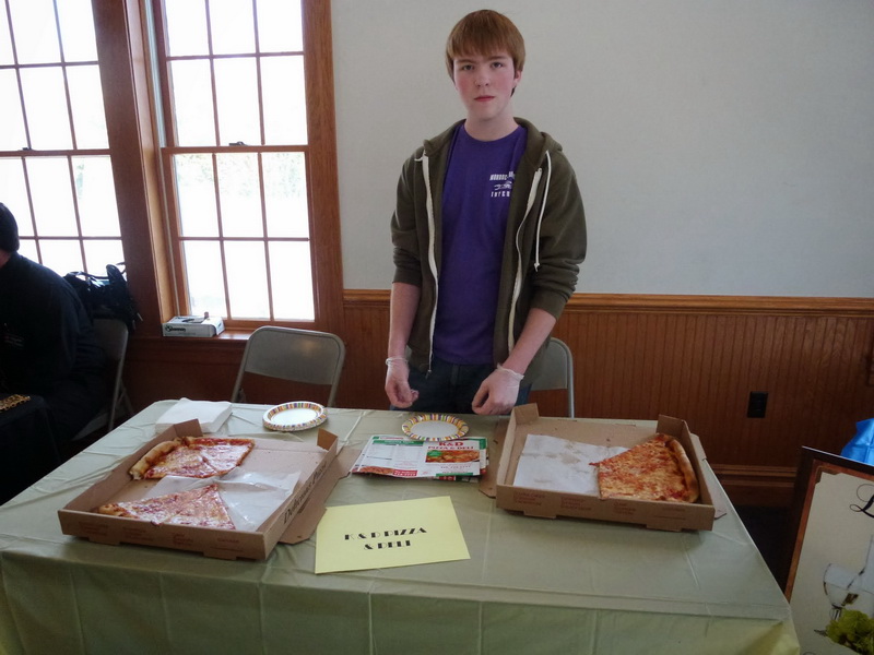 2013-10-20-15 fall festival of food mw rotary k d pizza