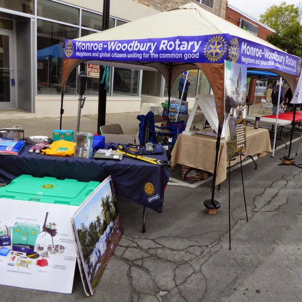 2014-09-13-13 monroe cheese fest and the rotary booth