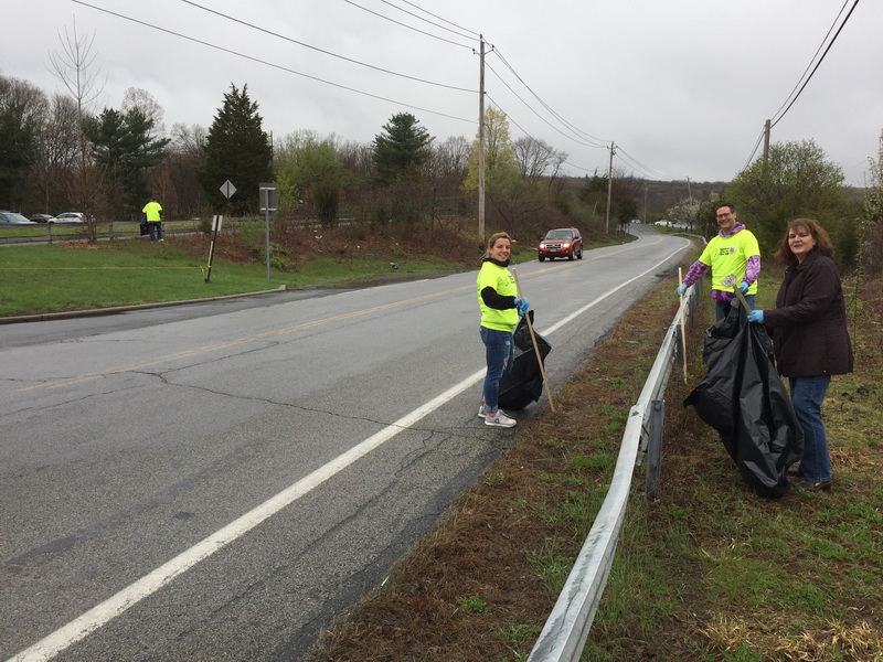 2017-04-22-03 rotary clean sweep team in action by the o-n-r ponds